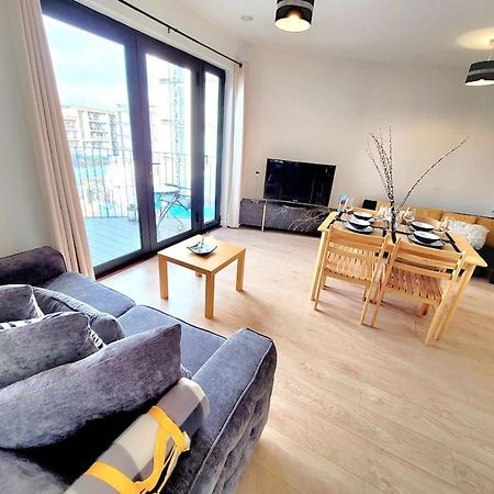 Battersea Power Station Suite Londres Extérieur photo