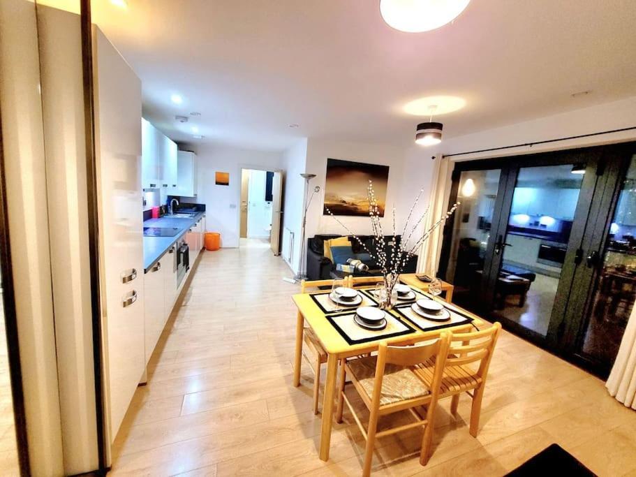 Battersea Power Station Suite Londres Extérieur photo