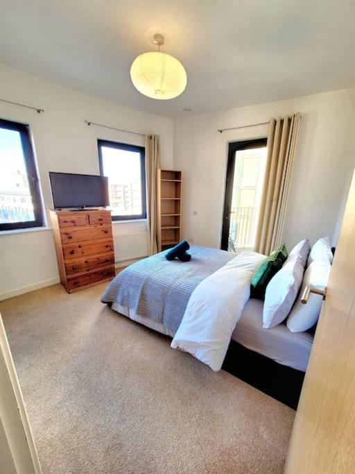 Battersea Power Station Suite Londres Extérieur photo