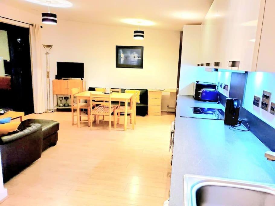 Battersea Power Station Suite Londres Extérieur photo