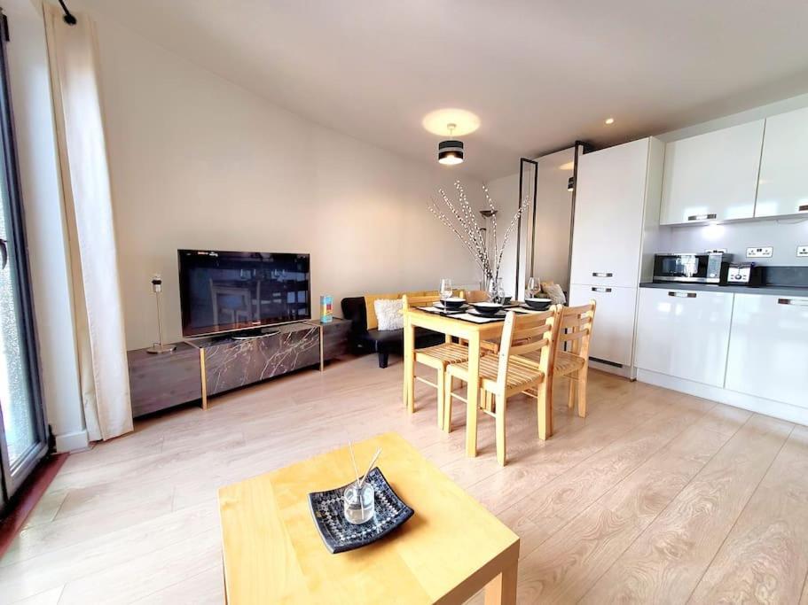Battersea Power Station Suite Londres Extérieur photo